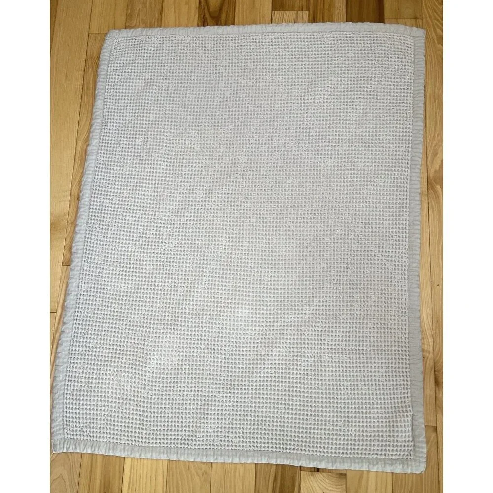 CRATE and‎ BARREL/Crate & KIDS- Snuggle Up Grey Blanket